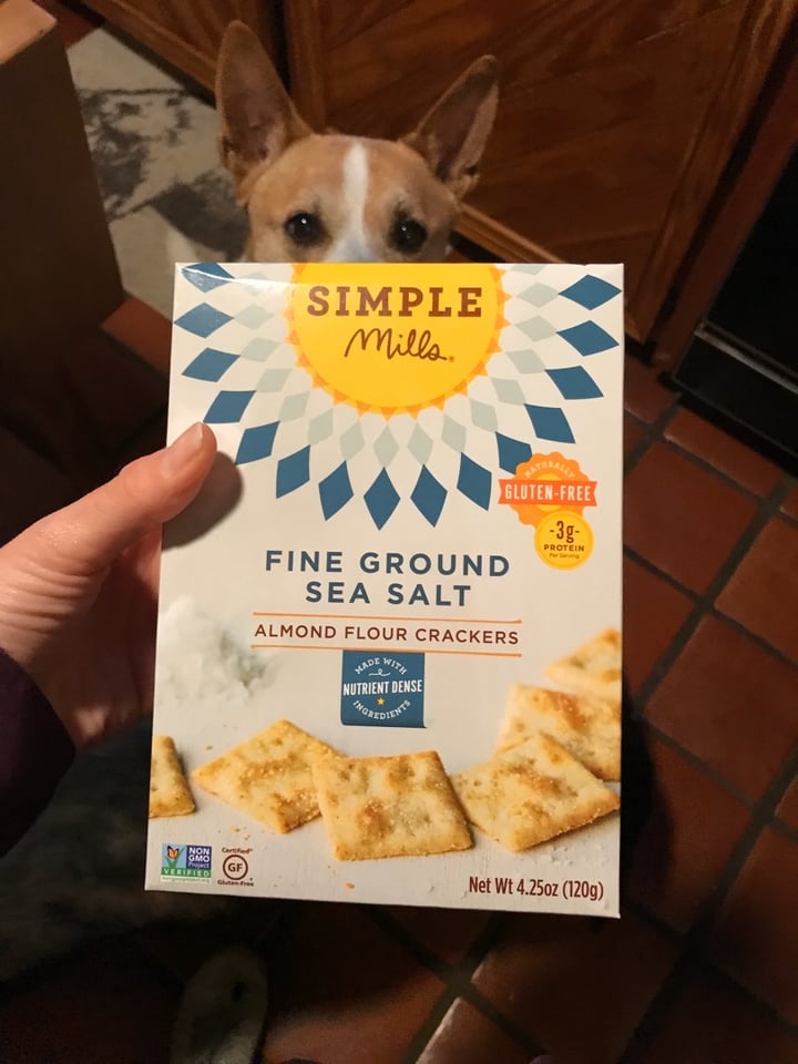 photo of Simple Mills Fine Ground Sea Salt Almond Flour Crackers shared by @earthtostacy on  14 Dec 2019 - review