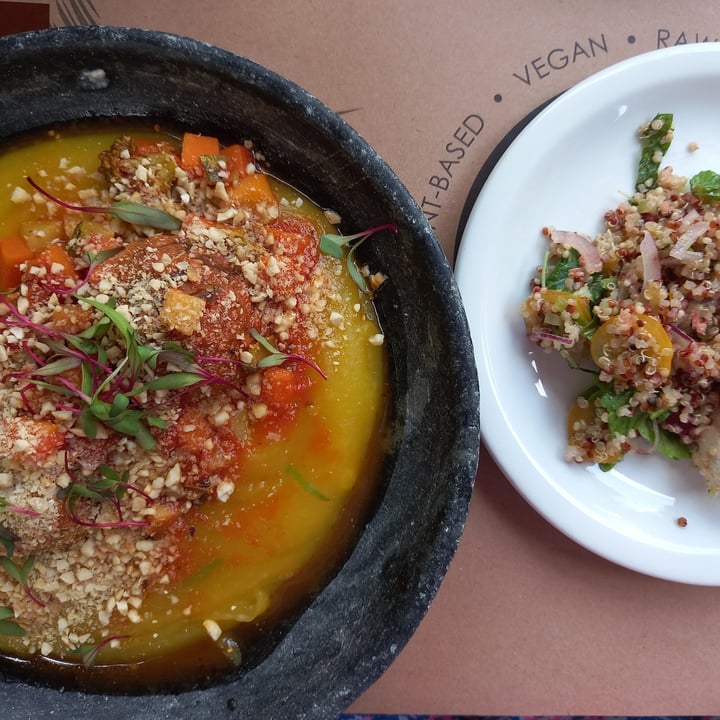 review photo of Casa RAW Mousseline de mandioquinha com almôndegas de cogumelos shared by @helenaoliveira on 18 Apr 2022 - review