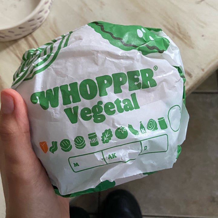 photo of Burger King whopper vegetal shared by @laritaveganita on  17 Aug 2022 - review