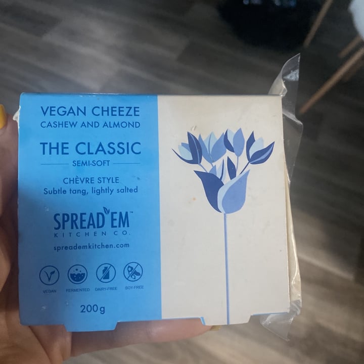 review photo of Spread'Em Kitchen Vegan Cheeze Cashew and Almond - The Classic shared by @pipsqueak87 on 27 Aug 2021 - review