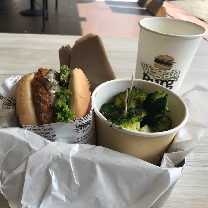 photo of VeganBurg Singapore Creamy Shrooms Burger Meal shared by @alytevasin7 on  28 Aug 2021 - review
