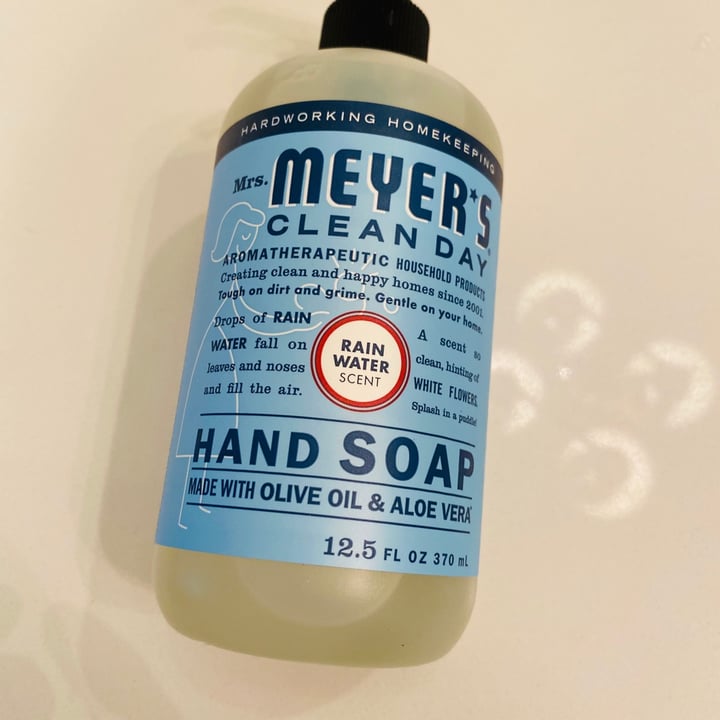 photo of Mrs. Meyer's Clean Day Mrs. MyersHand Soap Rain Water shared by @gardenforlife on  07 Sep 2020 - review