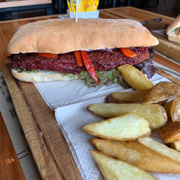 photo of Cheverry Tandil Sándwich vegano shared by @jessylzm on  23 Aug 2021 - review