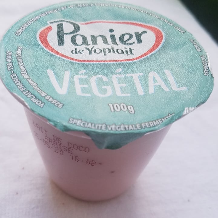photo of Panier de yoplait Yaourt Coco Fraise shared by @uncourantdevert on  11 May 2020 - review