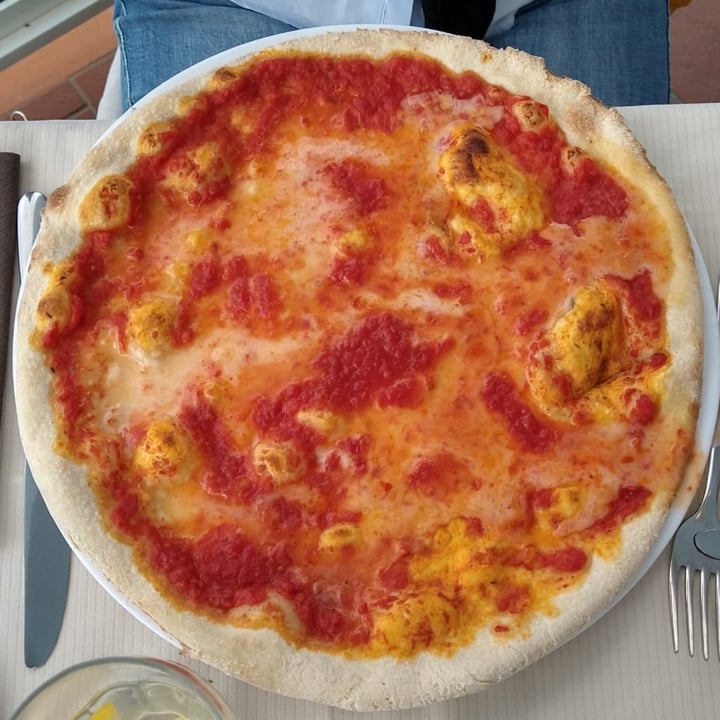 photo of Ristorante Orizzonte Recco Pizza margherita veg shared by @adeco on  22 May 2022 - review