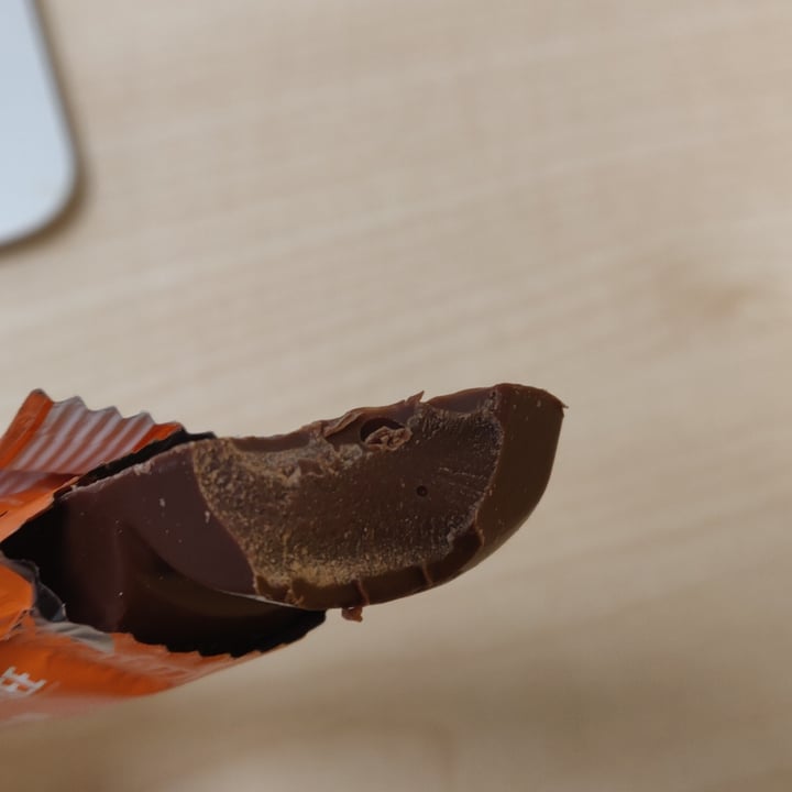 photo of LoveRaw Chocolate orange bar shared by @thefunkychick on  23 Mar 2022 - review