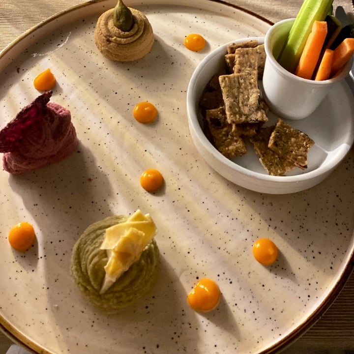 review photo of MOON - Move Ortigia Out of Normality Tris di hummus shared by @vittititti on 26 Mar 2022 - review