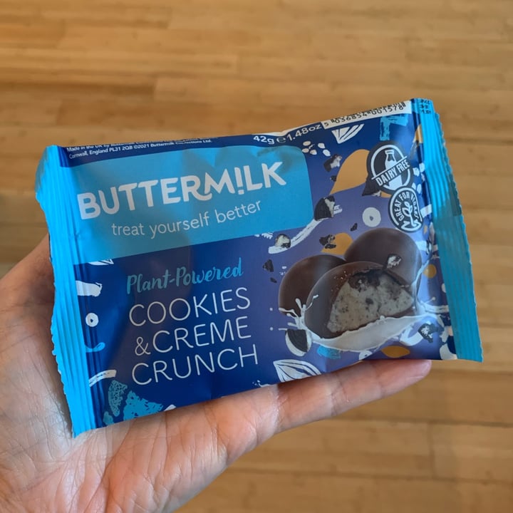 review photo of Buttermilk Cookies & Creme Crunch shared by @veganosa on 01 Oct 2021 - review