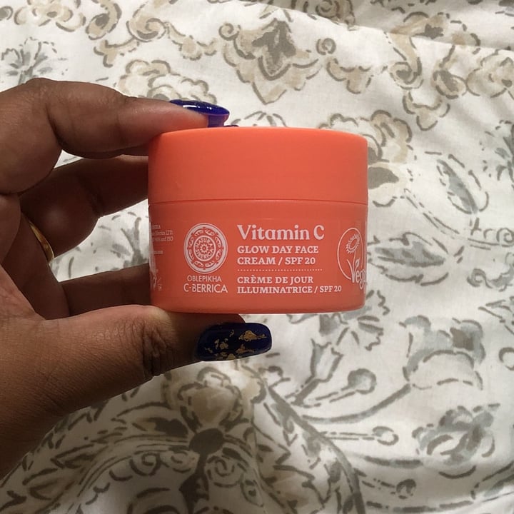 photo of Oblephika C-Berrika Vitamin C Glow Day Face Cream / SPF20 shared by @powerful01 on  31 Jan 2022 - review