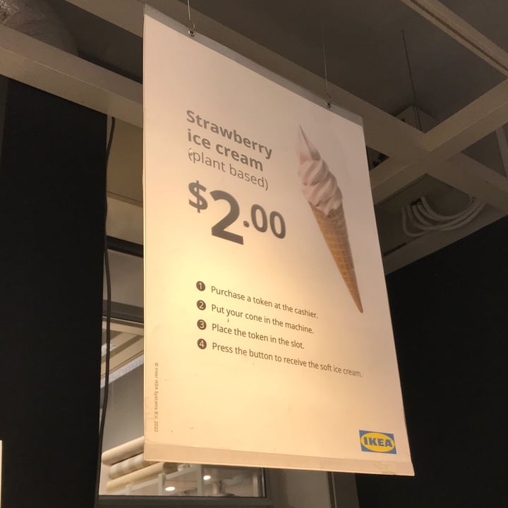 photo of IKEA Alexandra Strawberry Ice Cream shared by @mehmehrene on  14 Apr 2022 - review
