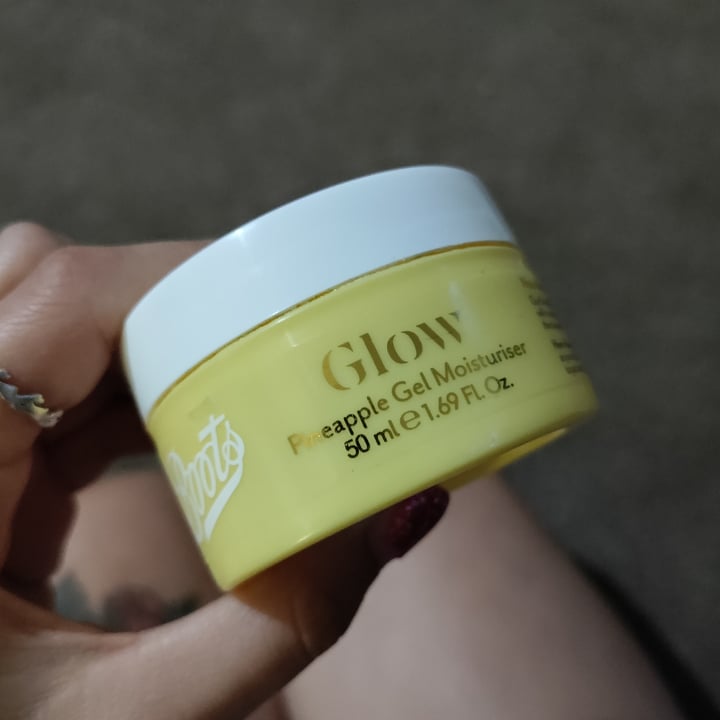 photo of Boots Glow Pineapple Gel Moisturiser shared by @maxtherudebunny on  22 Aug 2021 - review