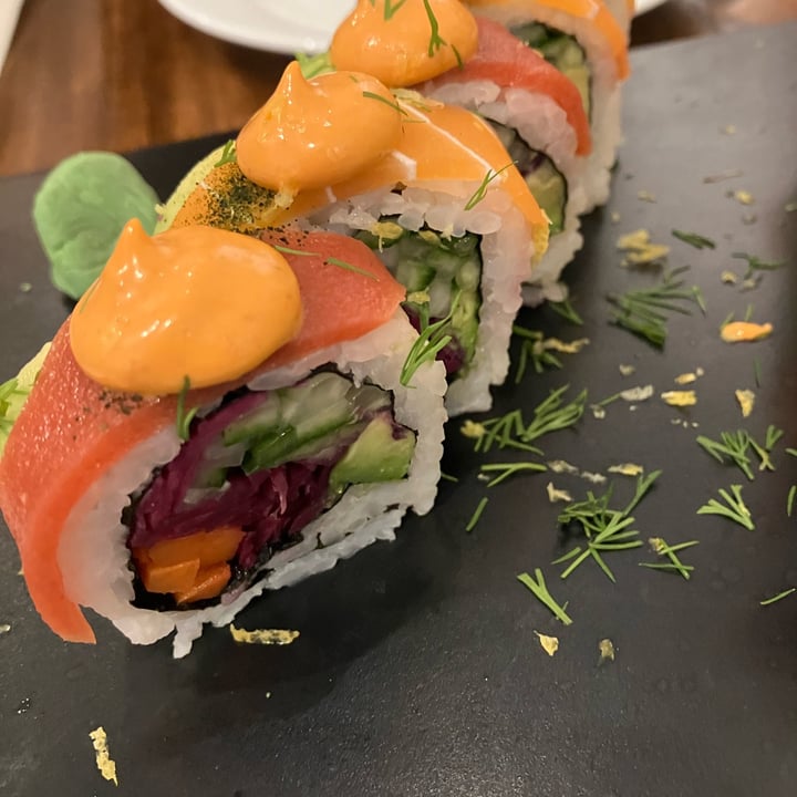 photo of Beyond Sushi Rainbow - Special Roll shared by @marcelarmb on  20 Oct 2022 - review
