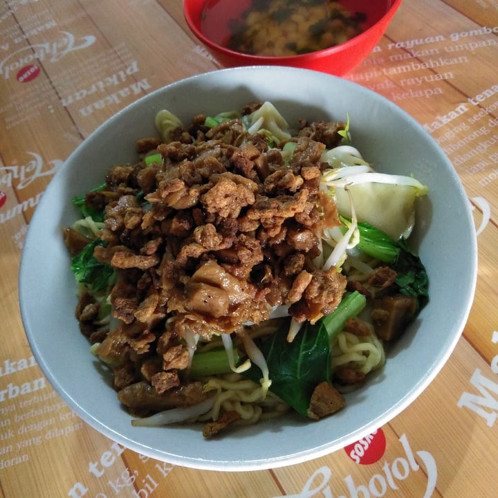 photo of Bakmi Vegan 99 Bakmi Ayam Pangsit shared by @raspberryliving on  12 Dec 2021 - review