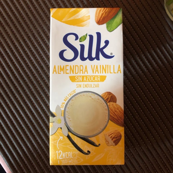 review photo of Silk Bebida de almendra vainilla shared by @madelineal on 09 Apr 2021 - review