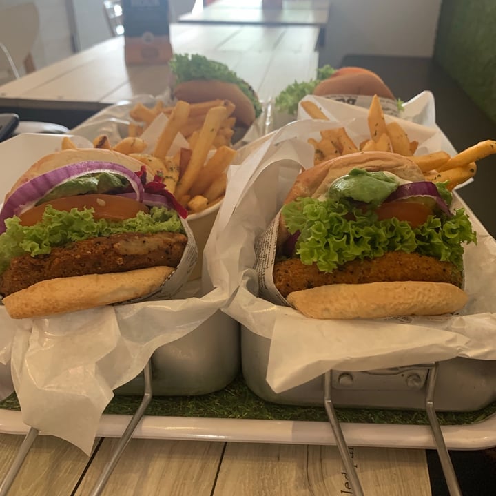 photo of VeganBurg Singapore Avocado Beetroot Burger shared by @oorja on  14 Jul 2020 - review