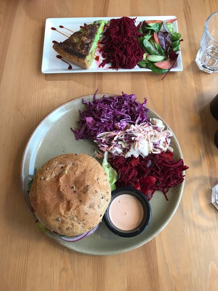 review photo of Waterside Cafe and Food Bistro Vegan Burger shared by @termsernders on 23 Dec 2019 - review