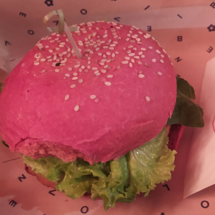 photo of Flower Burger Hot wheels burger shared by @bratkart0ffel on  20 Oct 2021 - review