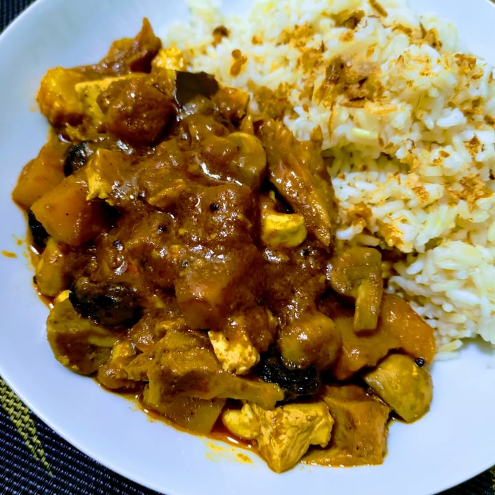 photo of Maya Kaimal Goan Coconut Simmer Sauce shared by @stevenneoh on  17 Sep 2021 - review
