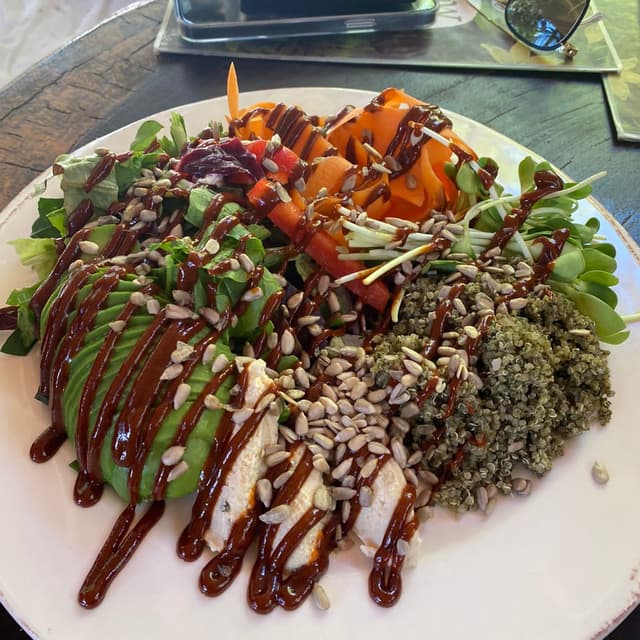 Photo of the dish “bowl de quinoa”
