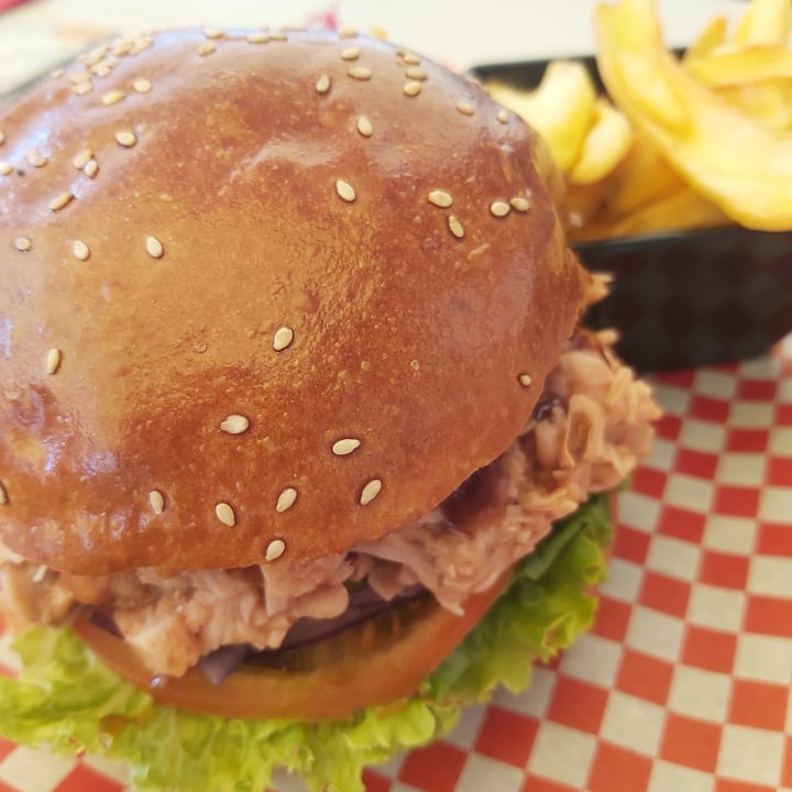 photo of DC Burguer 2.0 Pulled Pork Vegan shared by @veronicarc78 on  09 May 2022 - review