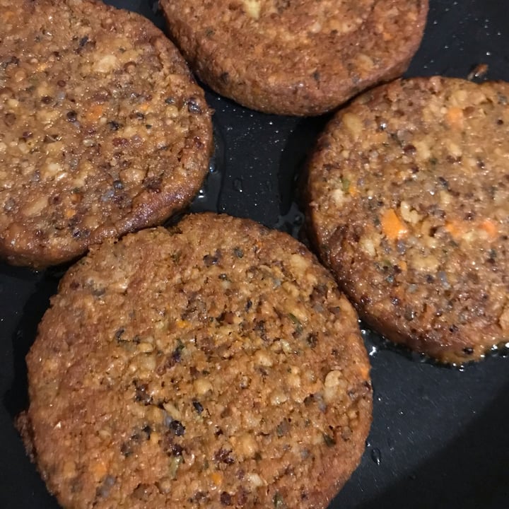 review photo of Woolworths Food BBQ burger shared by @skybadger on 16 Mar 2022 - review