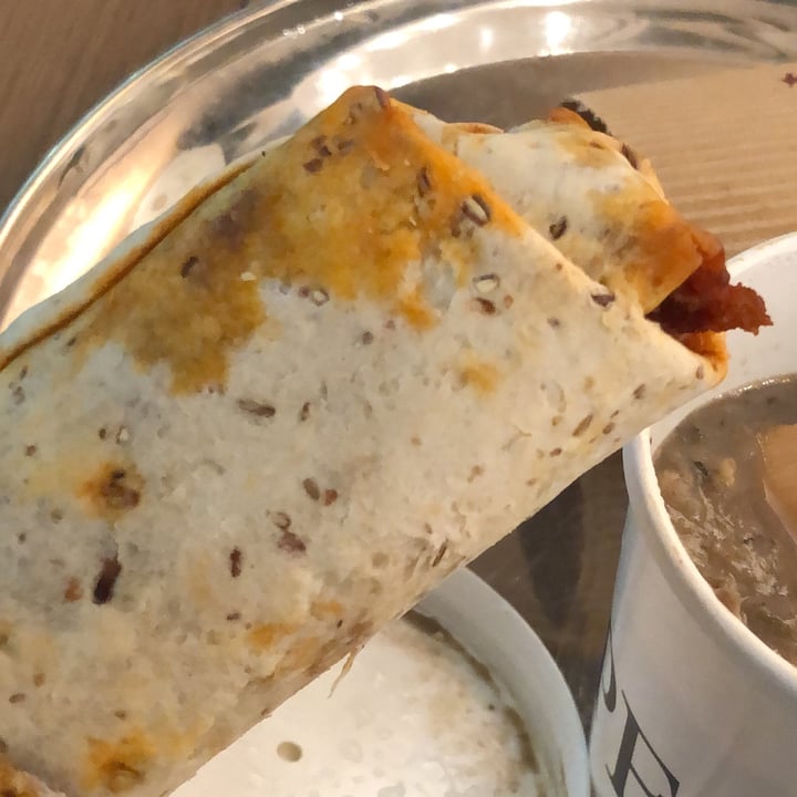 photo of Pret A Manger Vegan Meatball Wrap shared by @dhuyke on  21 Apr 2022 - review