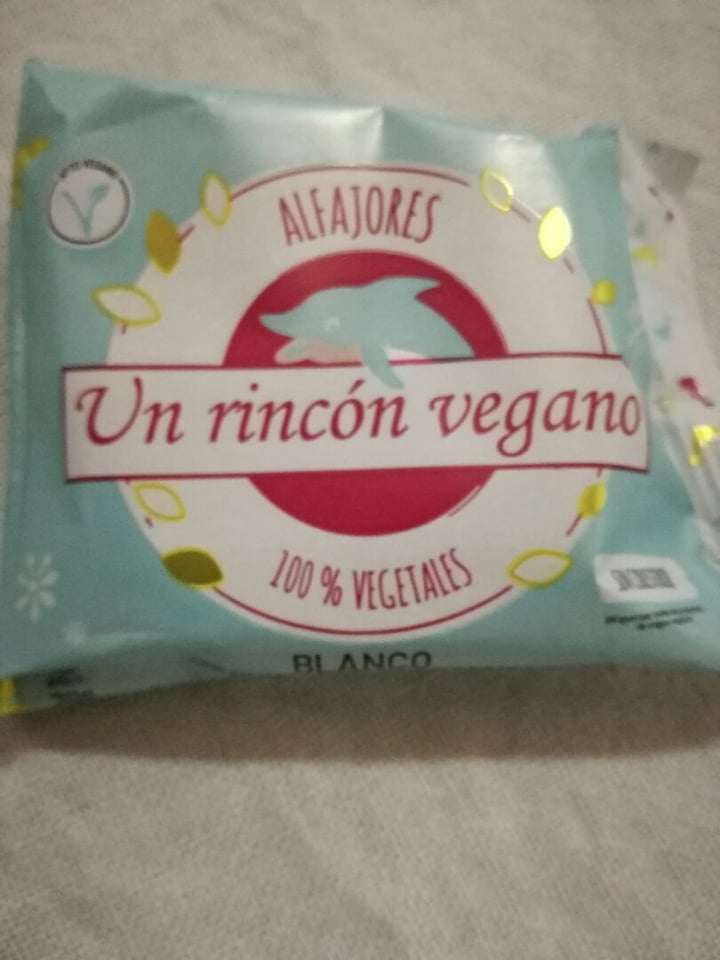 photo of Un Rincón Vegano Alfajor Chocolate Blanco shared by @luliandreani on  21 May 2020 - review