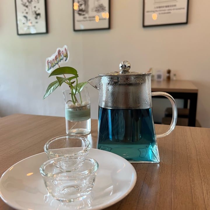 review photo of Loving Nature Fortunate Coffee Cafe SG Blue Pea Tea shared by @qmh on 08 Oct 2022 - review