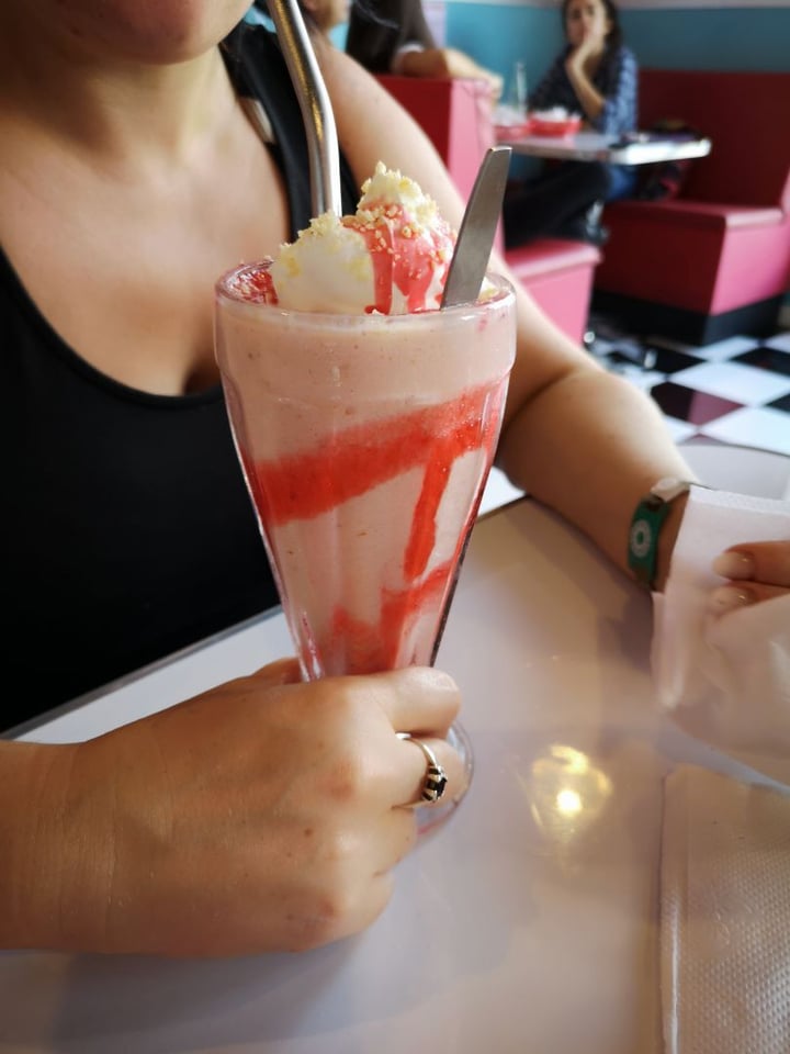 review photo of COMET 984 - 50's Diner Strawberry Milkshake shared by @theplantlifecanada on 03 Sep 2019 - review