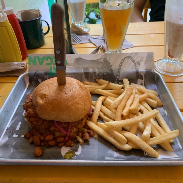 photo of Fat Vegan Fat Chili Cheese shared by @cayo on  28 Sep 2021 - review