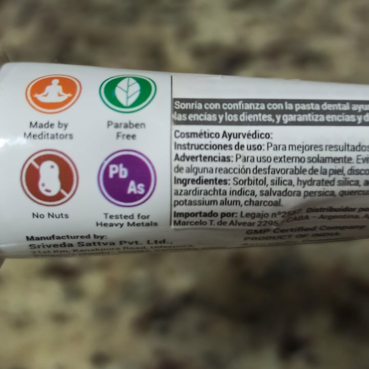 review photo of SriSri Tattva Pasta Dental Ayurvédica Sudanta en Gel shared by @nachuquiroz on 26 May 2020 - review