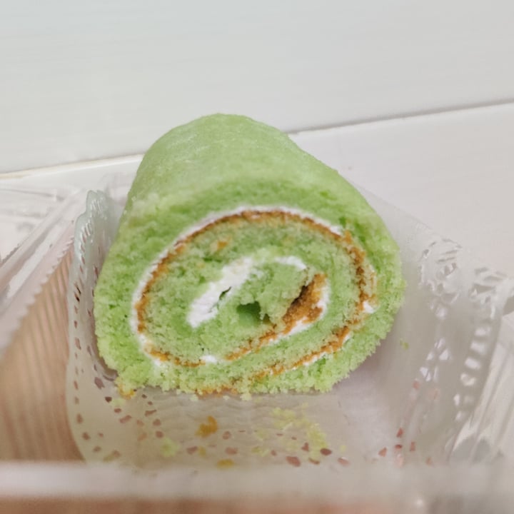 photo of M Bakery Pandan Swiss Roll shared by @fourdollars on  26 Dec 2020 - review