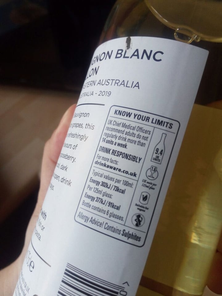 photo of Tesco Australian Sauvignon Blanc Semillon shared by @linds91ay on  13 Apr 2020 - review