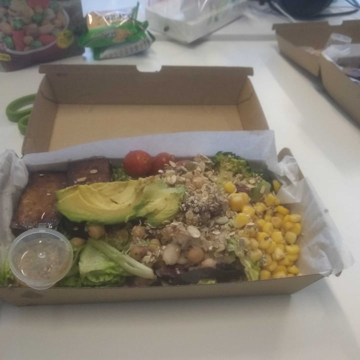 photo of Kraftwich by Swissbake Avocado & Tofu Vegan Salad shared by @saurya on  06 Aug 2019 - review