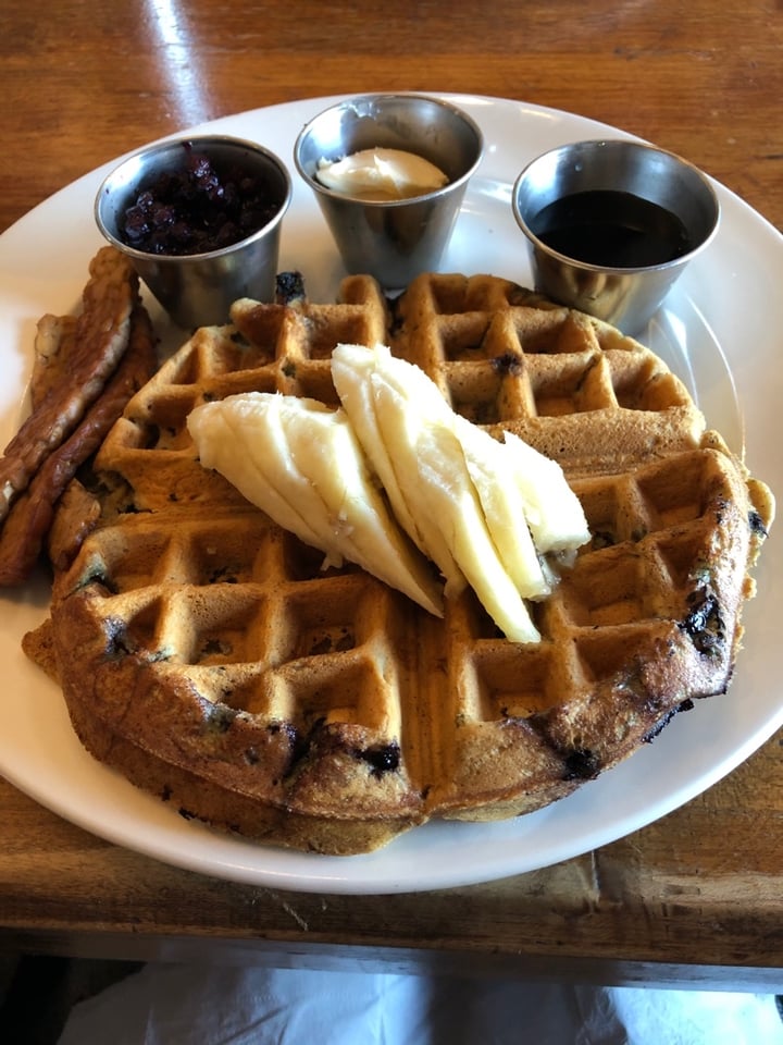 photo of Flore Vegan chicken and waffle shared by @terri on  15 Dec 2019 - review
