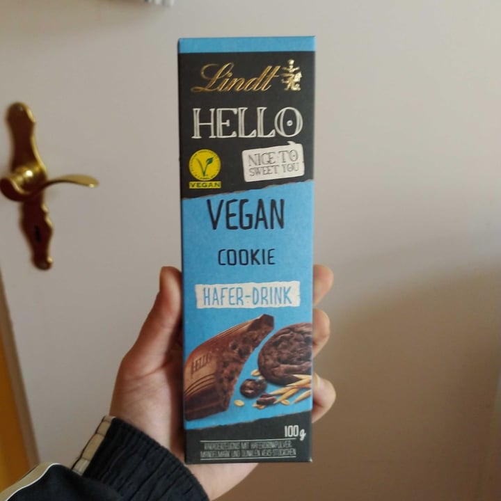 photo of Lindt Hello Vegan Cookie Hafer-Drink shared by @charlieisaunicorn on  08 Apr 2022 - review