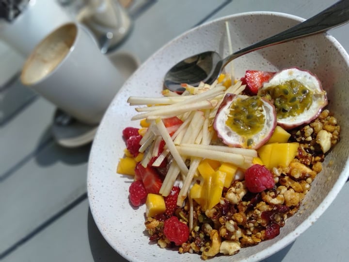 photo of Flowvitality Summer Chia Bowl shared by @sheeatsrawplants on  16 Dec 2019 - review