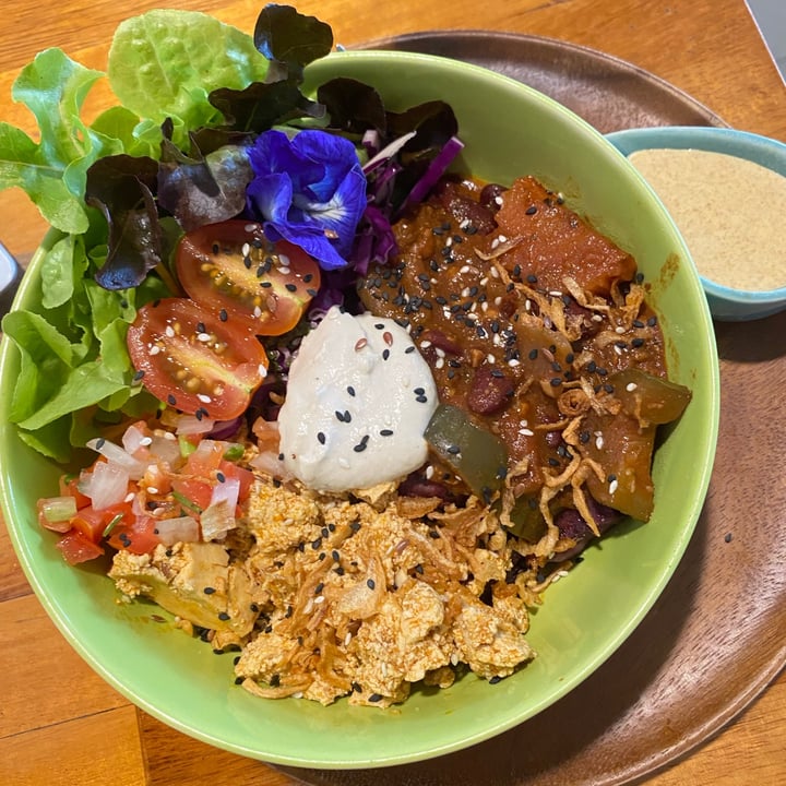 photo of Pure Vegan Heaven Chiang Mai Tofu Bliss Bowl shared by @plantsfeelthough on  15 Oct 2022 - review