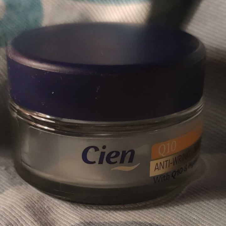 photo of Cien Crema viso Q10 shared by @lauraes on  03 Jul 2022 - review