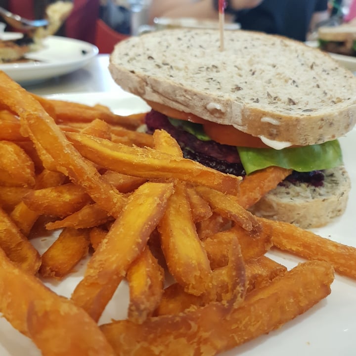 photo of Cedele BEETROOT AVOCADO SANDWICH shared by @imgoodgirl on  02 May 2021 - review