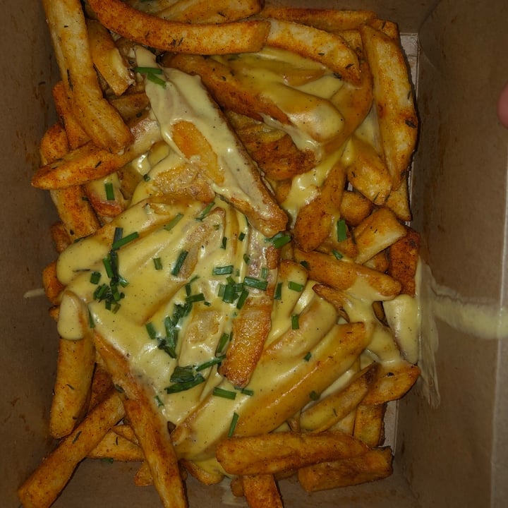 photo of Trusty Buck's Che$$e Frie$ shared by @thekuceisloose on  20 Mar 2021 - review