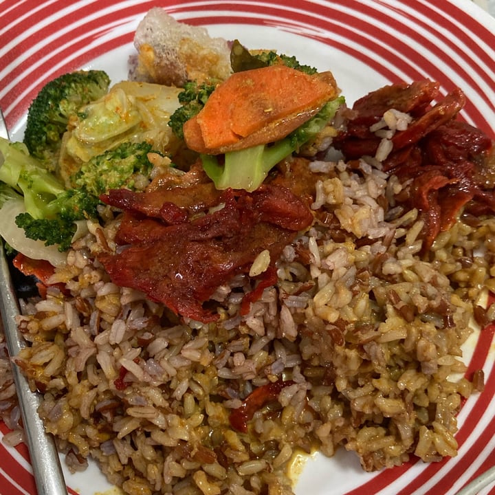 photo of Divine Vegetarian Family Restaurant Mixed Vegetable Rice shared by @glitteryunicorn on  09 Apr 2022 - review
