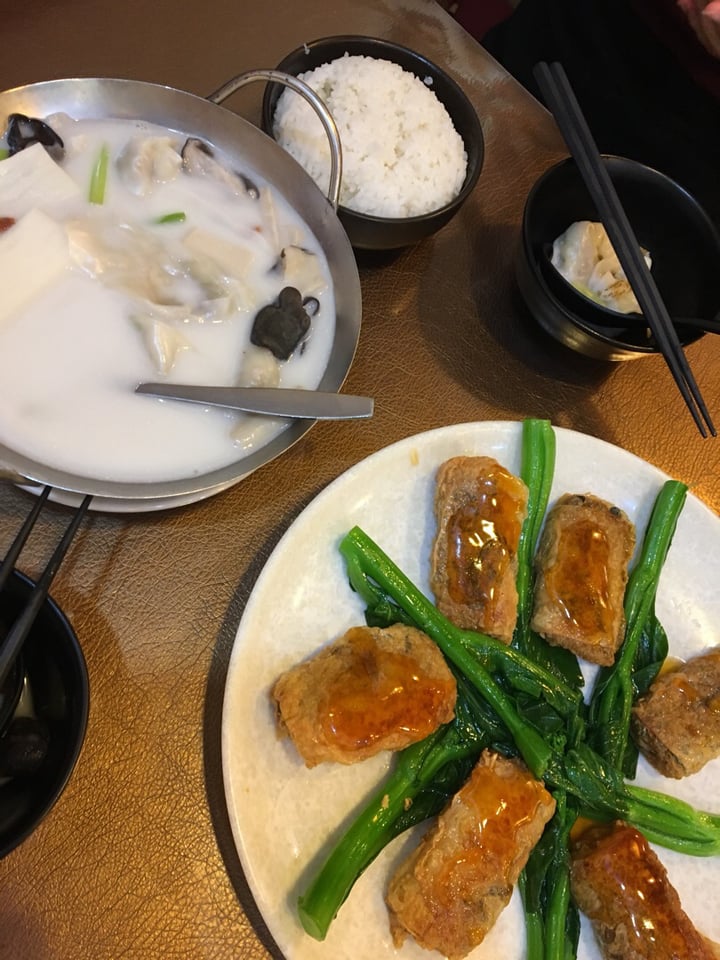 review photo of Veggie Family Dumplings w Woodesr fungus shared by @bananawhirl on 22 May 2019 - review