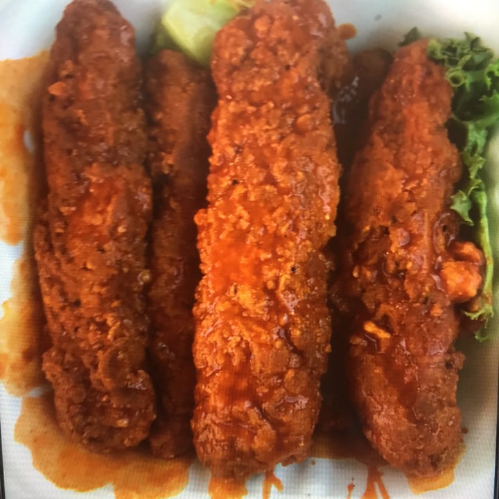 photo of Plant Power Fast Food Buffalo Wings shared by @emmc1 on  23 May 2020 - review