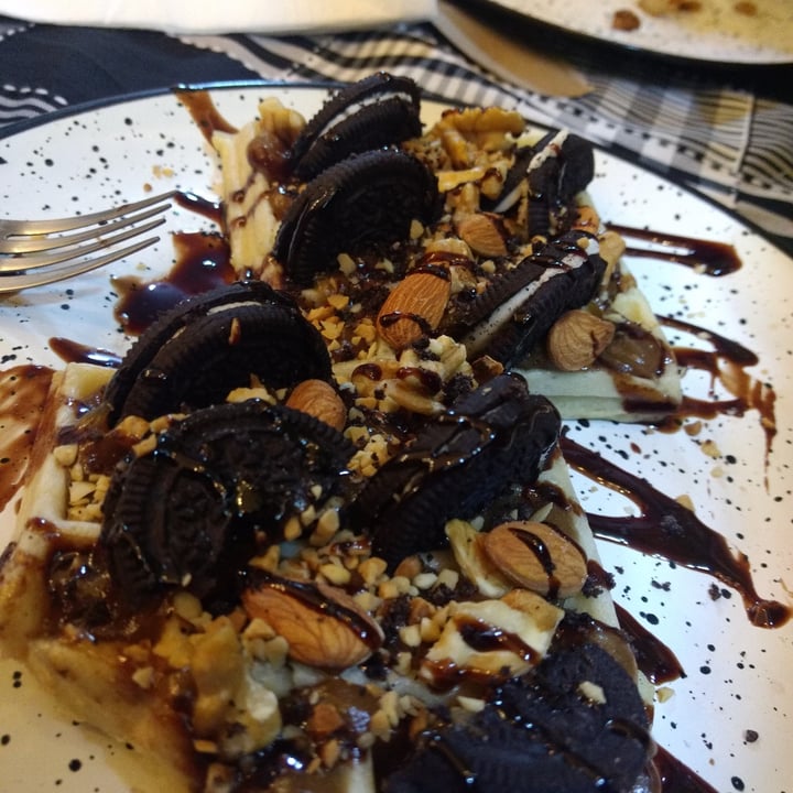 photo of Mönt take away Waffle de oreo shared by @ericaterreros on  13 Jun 2022 - review