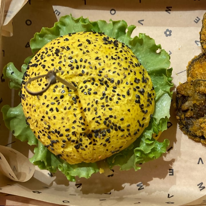 photo of Flower Burger funky cecio shared by @sottolapellepodcast on  11 Aug 2022 - review