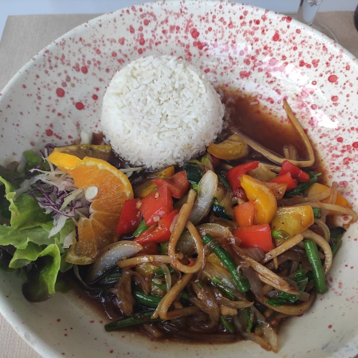 review photo of Infineathai Kra Pao de verduras shared by @crispichispi on 31 Oct 2022 - review