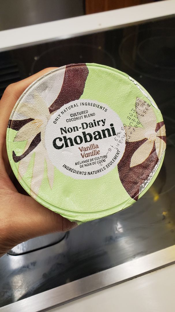review photo of Chobani Coconut Non-Dairy Blend Vanilla Yogurt shared by @wafflerica on 23 Jan 2020 - review