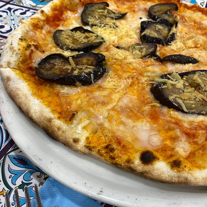 photo of Marimba street food & pizza (pizzeria Marimba) Giro Pizza Vegan shared by @manuflo on  21 Nov 2021 - review