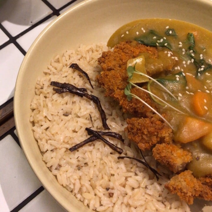 photo of Burgreens Bowl Neo SOHO Japanese katsu curry bowl shared by @auralins on  20 Dec 2019 - review